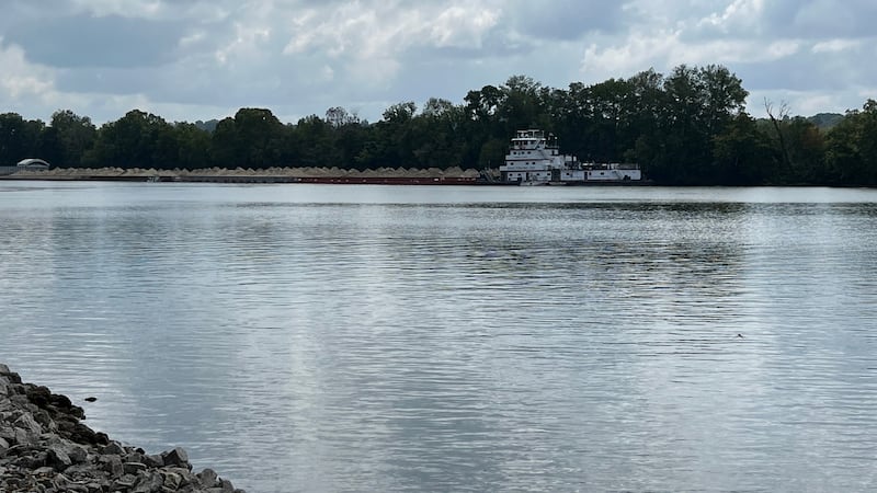 Padre e hijo murieron al chocar el jet ski que manejaban en el lago Cheatham la noche del sábado