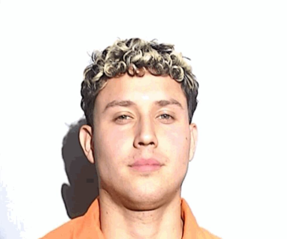 Anthony Labrador-Sierra está acusado de falsificar documentos para hacerse pasar por un...