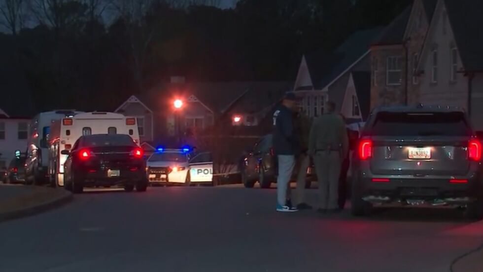 La policía indicó que el tiroteo se originó a raíz de una disputa doméstica.