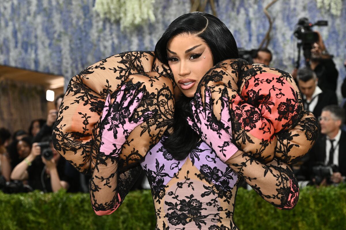 preloaded gallery image