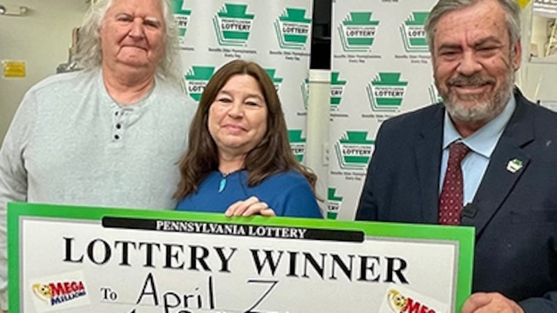 April Zipp, de 58 años, ganó un millón de dólares del Mega Millions.