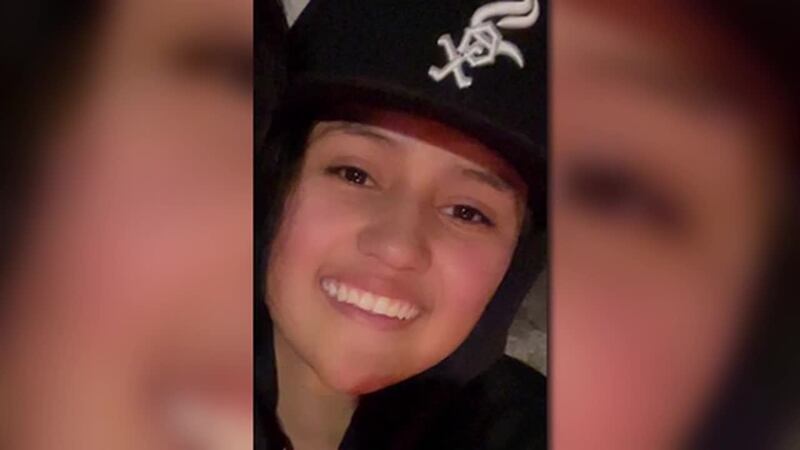 Hispana muere baleada por conductora que chocó a su madre, según la policía. La víctima se...